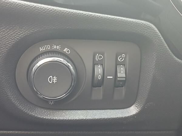 Opel Corsa F 1.2T Parkpilot,Tempomat,Klimaanlage