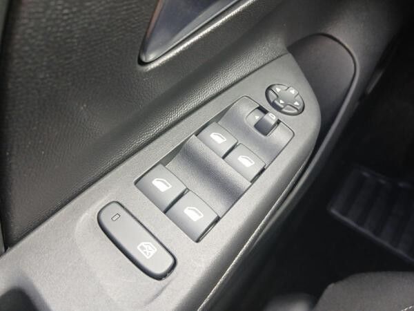 Opel Corsa F 1.2T Parkpilot,Tempomat,Klimaanlage