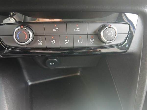 Opel Corsa F 1.2T Parkpilot,Tempomat,Klimaanlage