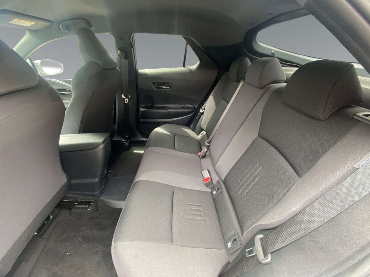 Toyota C-HR - 2.0 l Plugin 4x2 Teamplayer CVT RFK+SHZ