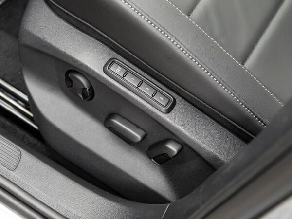 Volkswagen T-Roc 1,5 TSI DSG R-Line, AHK, Kamera, IQ-LED, Leder