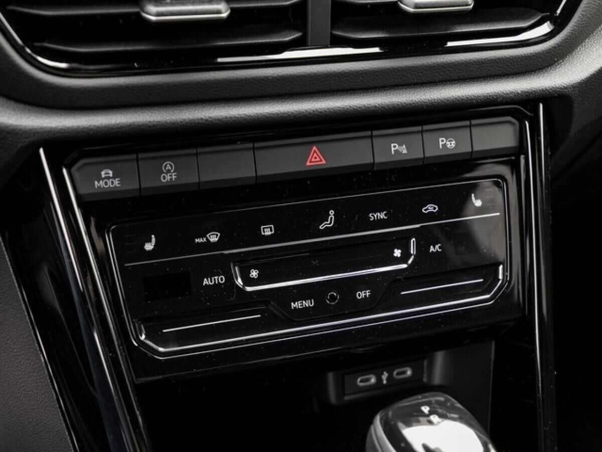 Volkswagen T-Roc 1,5 TSI DSG R-Line, AHK, Kamera, IQ-LED, Leder