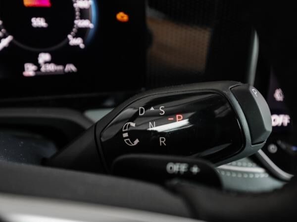 Volkswagen Passat Business 2.0 TDI DSG AHK Matrix HuD el.Heckklap.