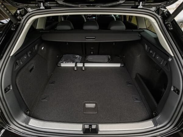 Volkswagen Passat Business 2.0 TDI DSG AHK Matrix HuD el.Heckklap.