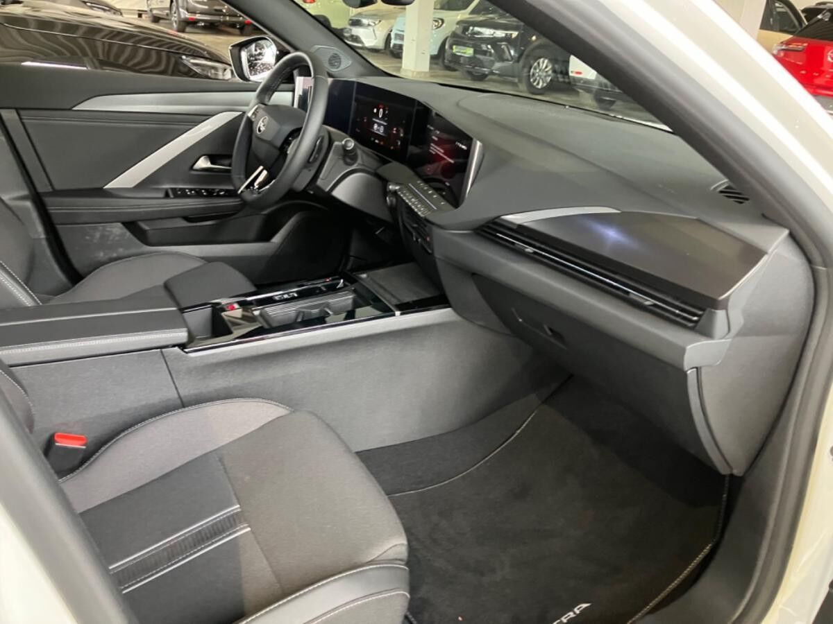 Opel Astra L ST 1.2T Navi,WirelessCharg,Parkpilot