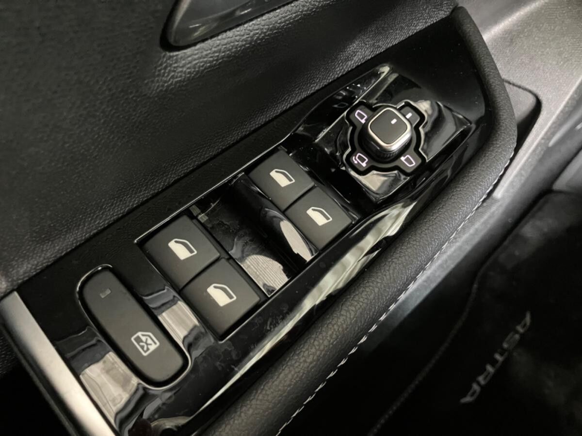 Opel Astra L ST 1.2T Navi,WirelessCharg,Parkpilot