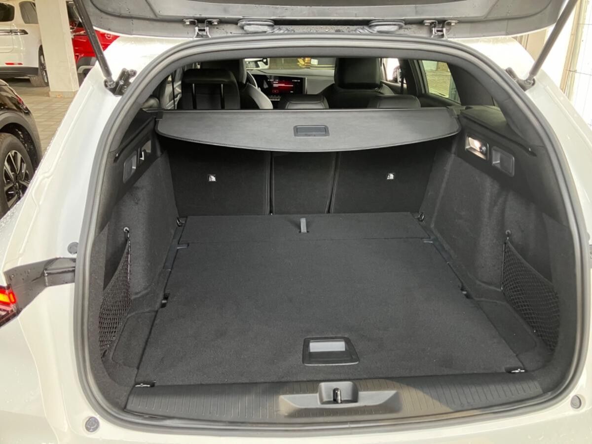 Opel Astra L ST 1.2T Navi,WirelessCharg,Parkpilot