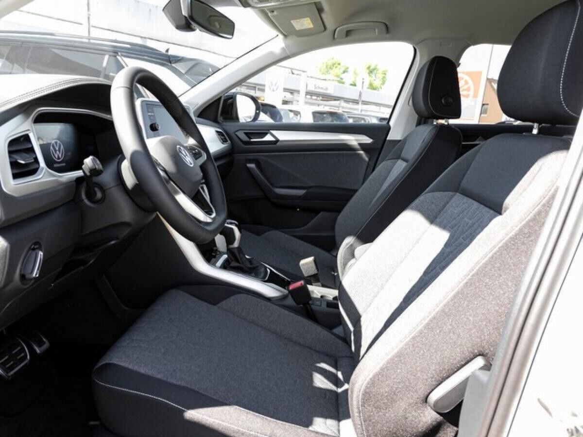 Volkswagen T-Roc 1.5 TSI DSG Move LED AHK App-Connect 17"