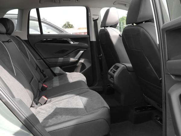 Volkswagen Tiguan 2.0 TDI DSG 4Motion Elegance ACC LED AHK Navi DCC