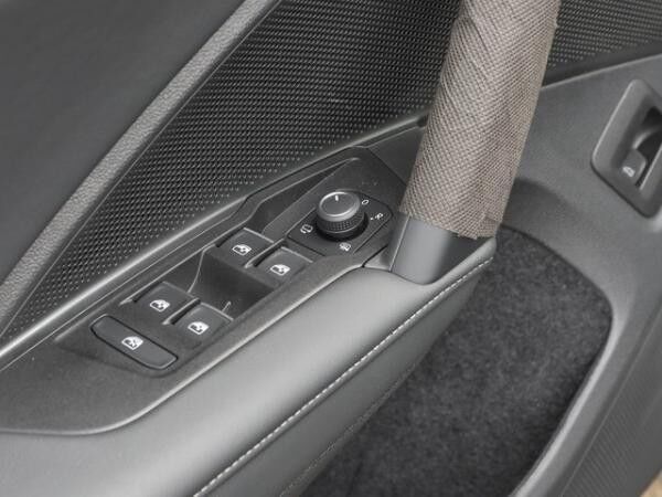 Volkswagen Tiguan 2.0 TDI DSG 4Motion Elegance ACC LED AHK Navi DCC