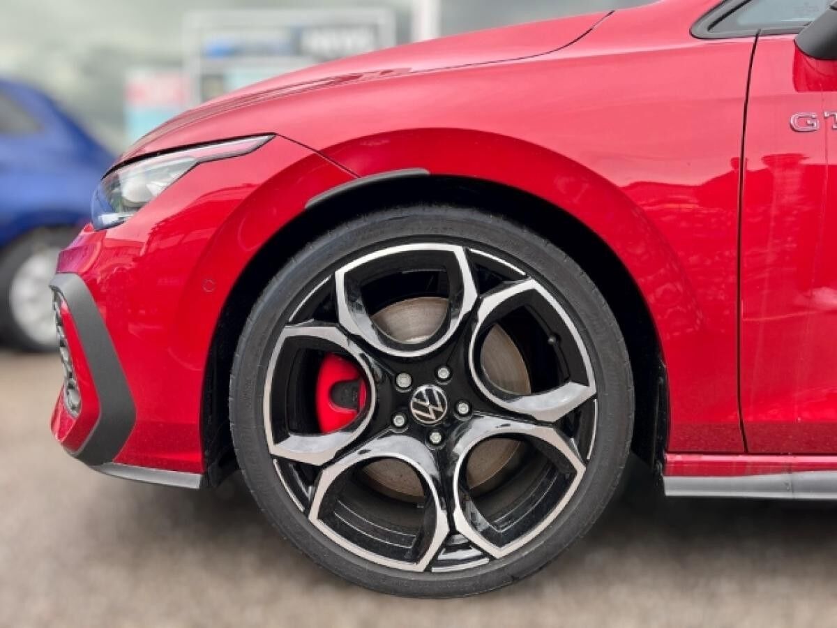 Volkswagen Golf GTI,  2,0 TSI DSG LED-Matrix HarmanKardon AreaView Pano DCC 19'' FACELIFT