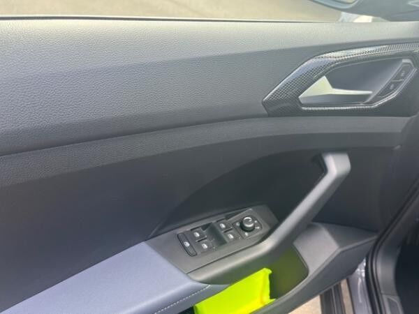 Volkswagen T-Cross 1.0TSI DSG Style GJR+AHK+SHZ+KAMERA+NAV+
