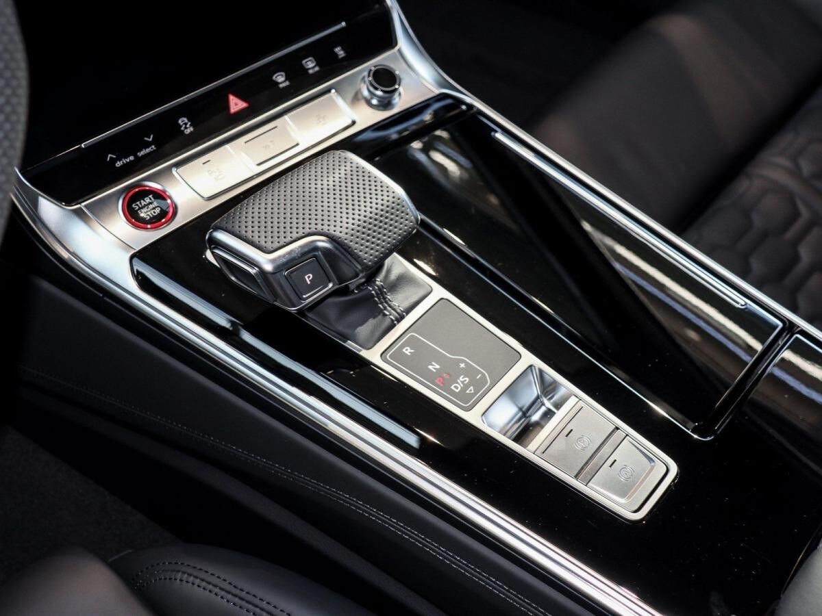 Audi RS6 Avant tiptronic //RS Essentials // Keramik // Dynamikpaket plus