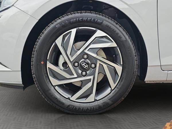 Hyundai i20 1.0T-GDI 6-MT TREND NAVI/PDC/SHZ/DAB