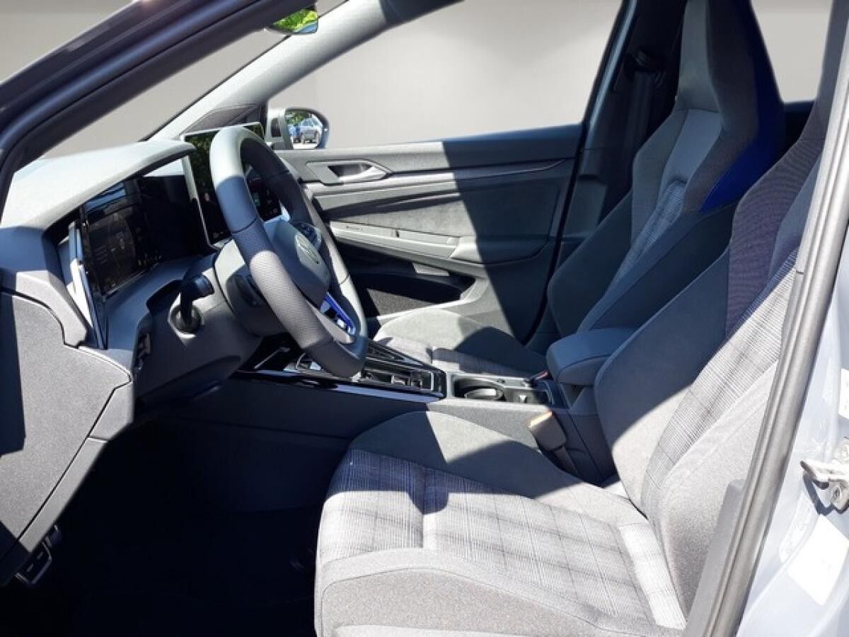 Volkswagen Golf GTE 1.5TSI eHybrid LED+NAVI+KESSY+360°+SHZ