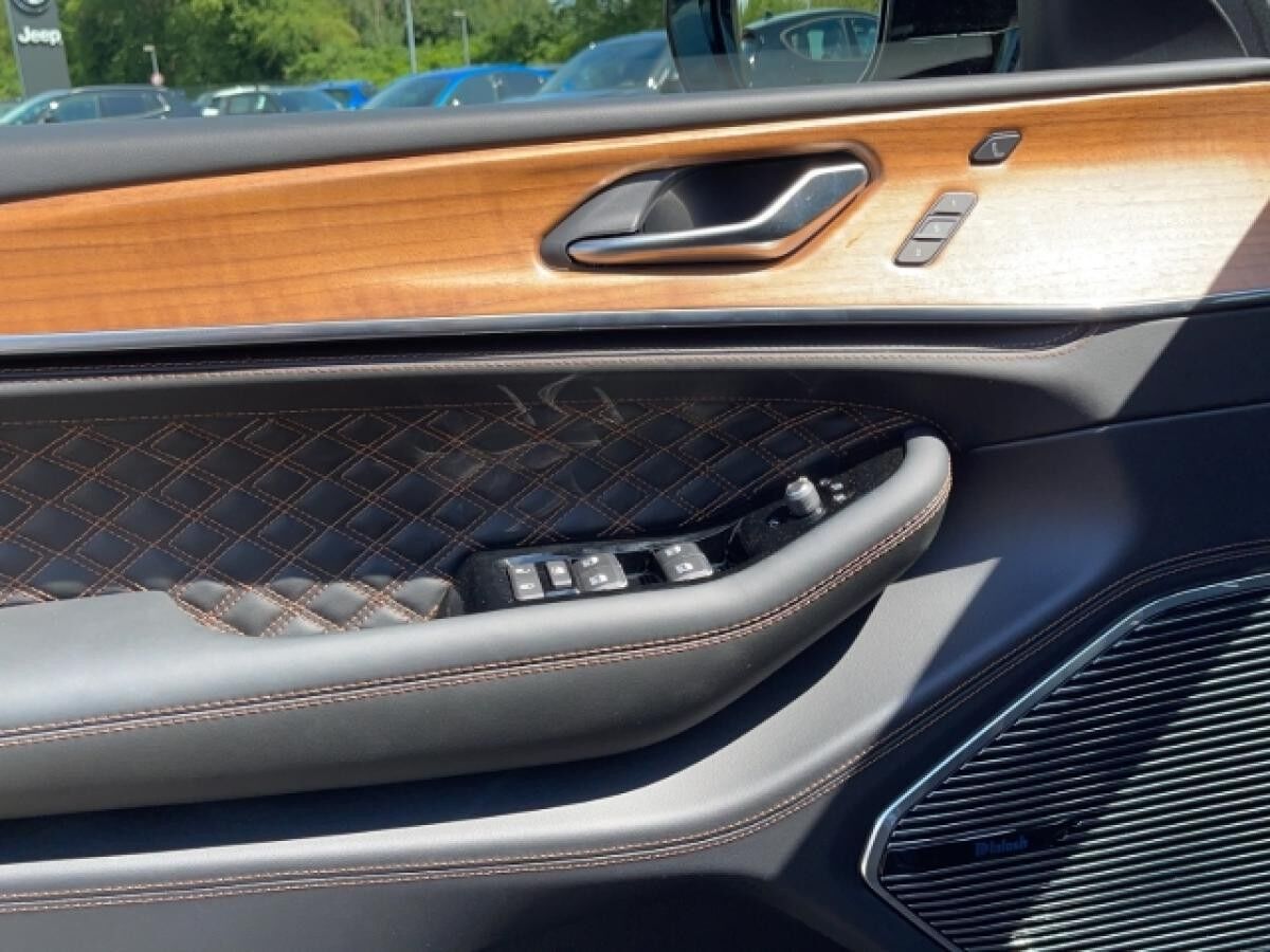 Jeep Grand Cherokee Summit PHEV 4Xe PANORAMA+PDC+KAMERA+CARPLAY