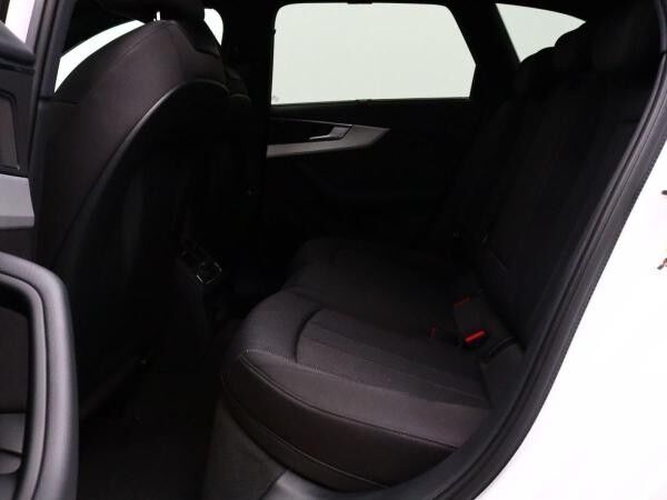 Audi A4 Avant 35 TFSI S-tronic / MMI-Navi, Matrix