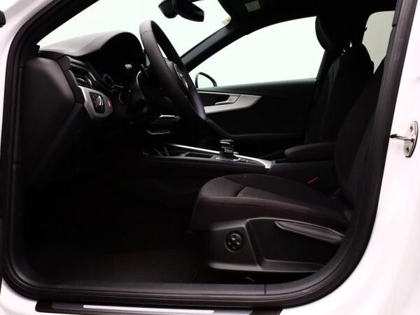Audi A4 Avant 35 TFSI S-tronic / MMI-Navi, Matrix