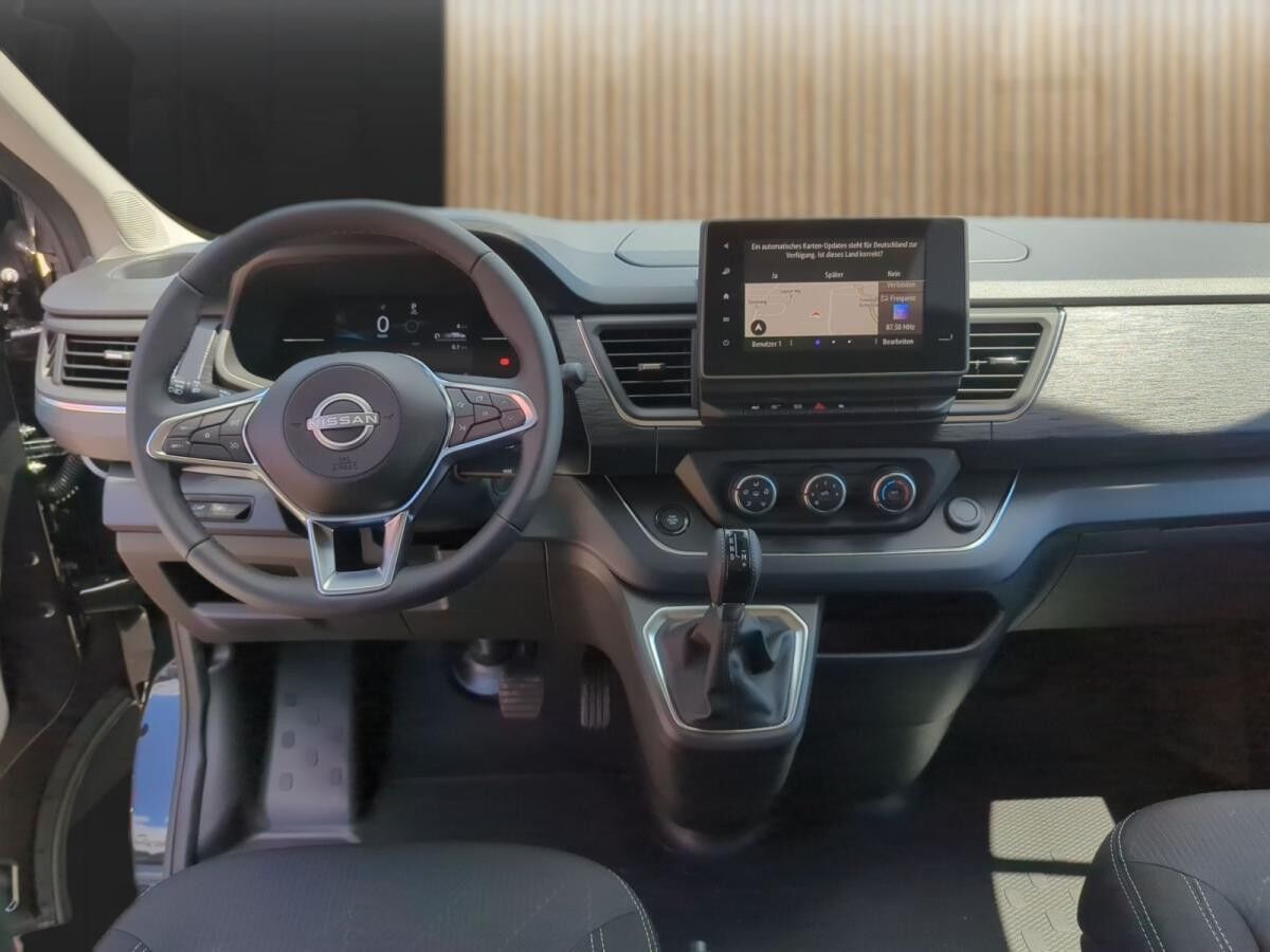 Nissan Primastar Kombi 8 Sitzer dci170 DCT TEKNA