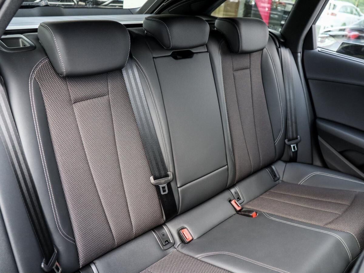 Audi A4 Avant S-Line 40 TDI quattro S-tronic AHK Kamera B&O el.Heckklappe