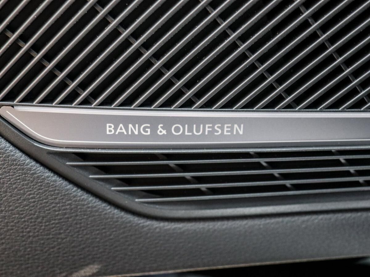 Audi A4 Avant S-Line 40 TDI quattro S-tronic AHK Kamera B&O el.Heckklappe