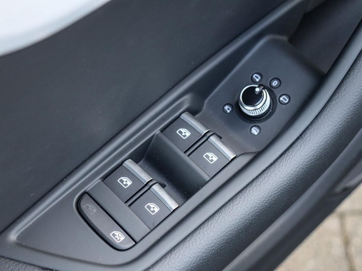 Audi A4 Avant S-Line 40 TDI quattro S-tronic AHK Kamera B&O el.Heckklappe