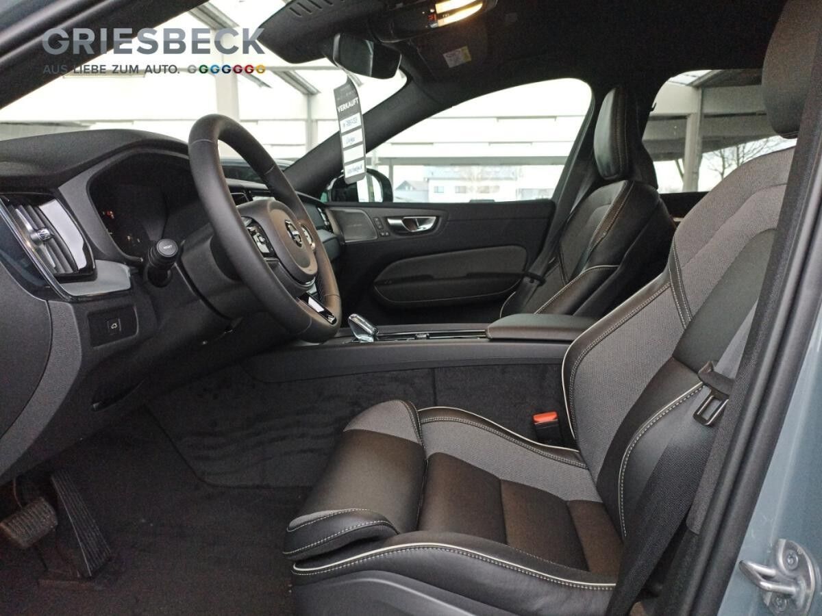 Volvo XC60 Plus Dark 360° H&K LED 20 Volvo XC60 Plus Dark 360° H&K LED 20