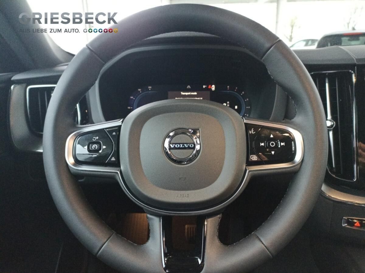 Volvo XC60 Plus Dark 360° H&K LED 20 Volvo XC60 Plus Dark 360° H&K LED 20