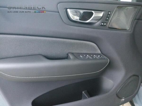 Volvo XC60 Plus Dark 360° H&K LED 20