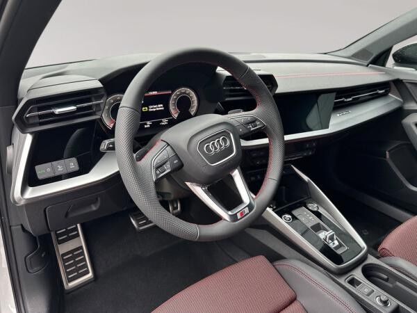 Audi A3 Sportback S line 40 TFSI quattro S tronic
