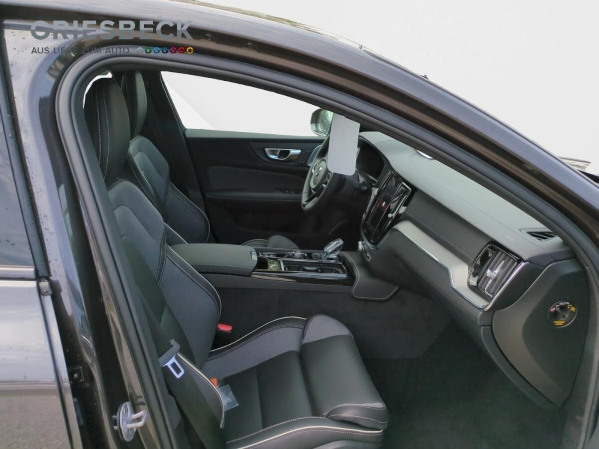 Volvo S60 T8 Ultimate Dark