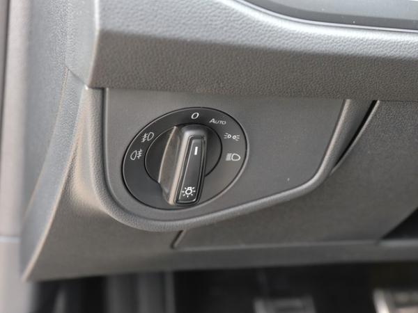 Volkswagen Polo R-Line 1,0 l TSI OPF 5-Gang IQ-DRIVE-NAVI-KAMERA-KEYLESS