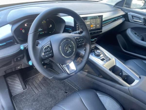 MG MG5 Maximal Luxury
