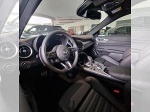 Alfa Romeo Giulia Alfa Romeo GIULIA VELOCE 2.0 Turbo 16V 206kW (280 PS) AT8 - Q4 Voll-Ausstattung