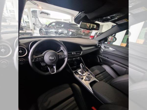 Alfa Romeo Giulia Alfa Romeo GIULIA VELOCE 2.0 Turbo 16V 206kW (280 PS) AT8 - Q4 Voll-Ausstattung