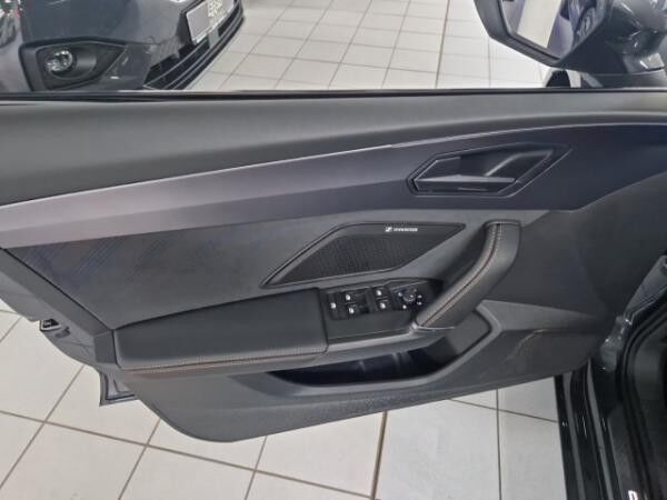 Cupra Leon Facelift 1.5 eTSI, Navi, Sennheiser, Rückfahrkamera, PDC v+h, Navi, Totewinkel
