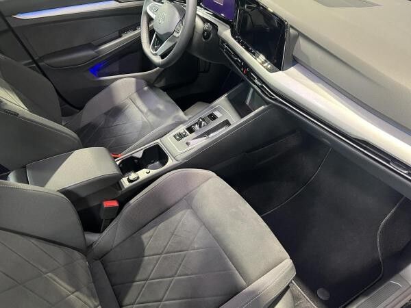 Volkswagen Golf Vari. Life 2.0 TDI*DSG*CAM*NAV*LED*SHZ*AHK