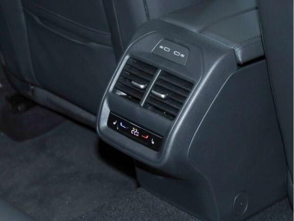 Skoda Superb Combi 2.0 TDI Selection ABGABE 11.2025