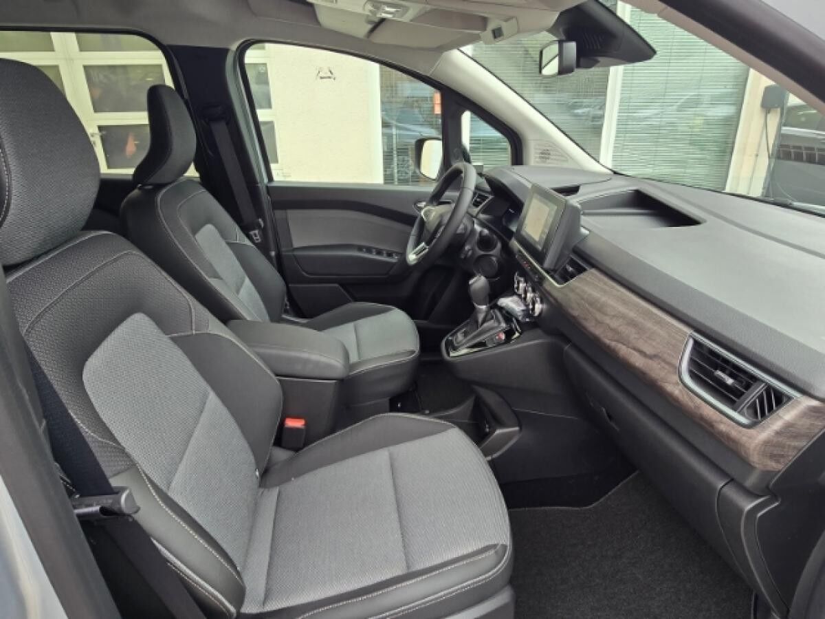 Renault Grand Kangoo III Techno 1.3 TCe130 EDC 7 Sitzer