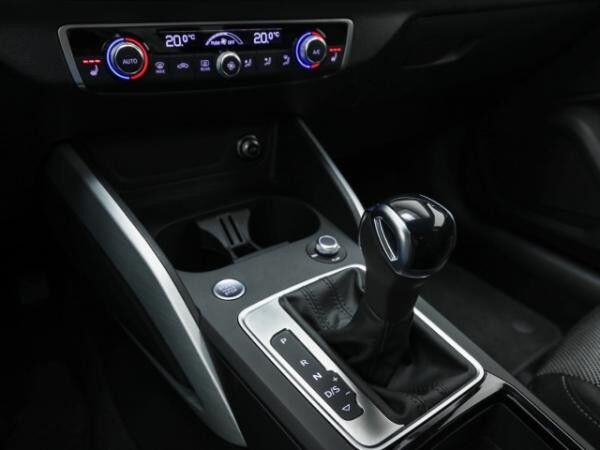 Audi Q2 35 TFSI S tronic advanced GRA PDC CarPlay AudiSound