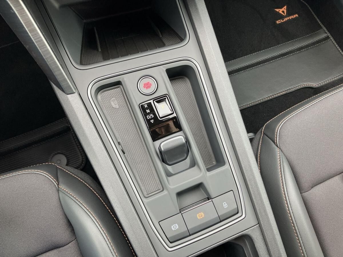 Cupra Formentor SOFORT VERFÜGBAR 1.5 TSI DSG LED-Matrix Allwetterreifen Kamera