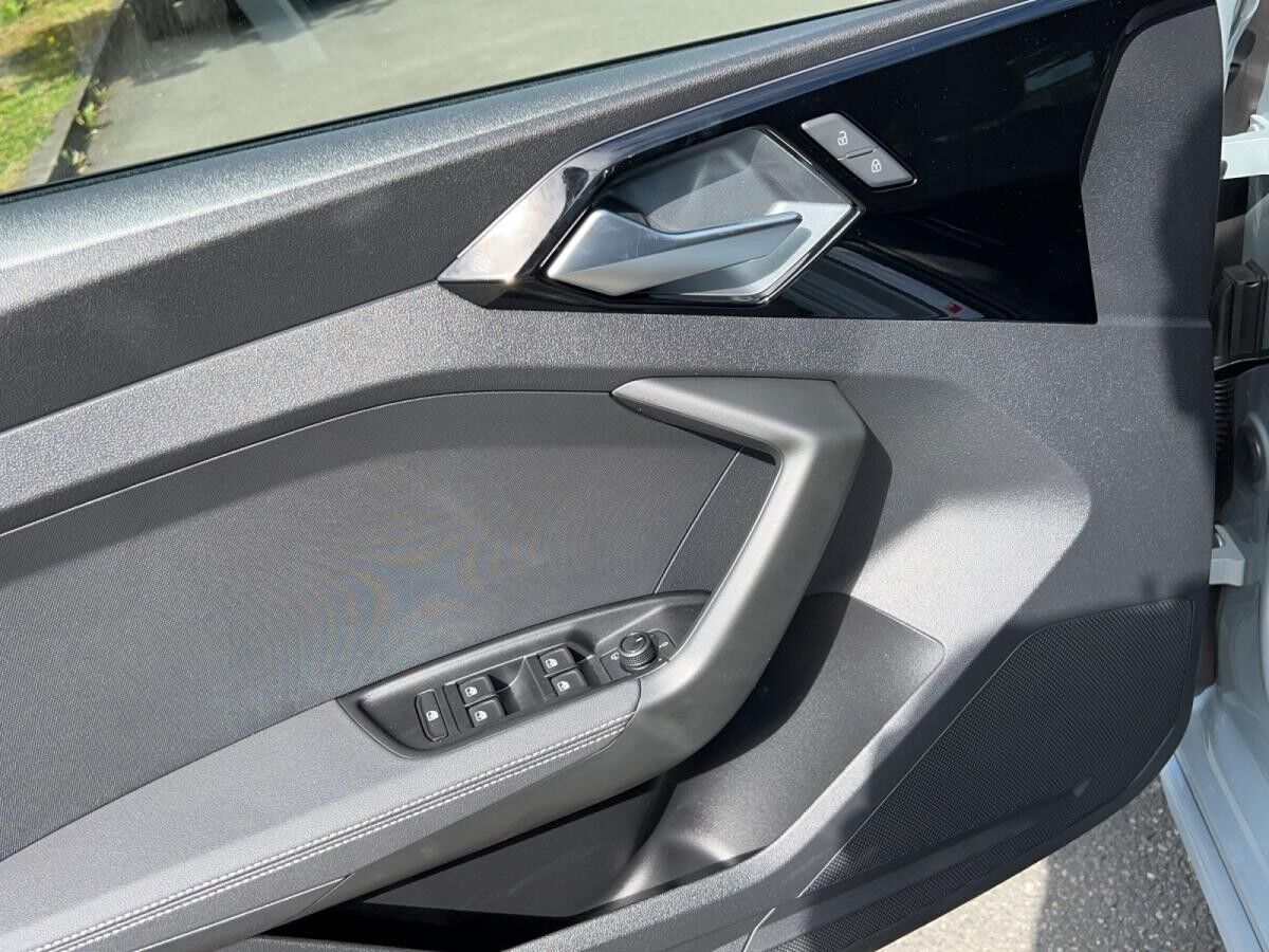 Audi A1 Sportback S line 25 TFSI S tronic+GRA+LED