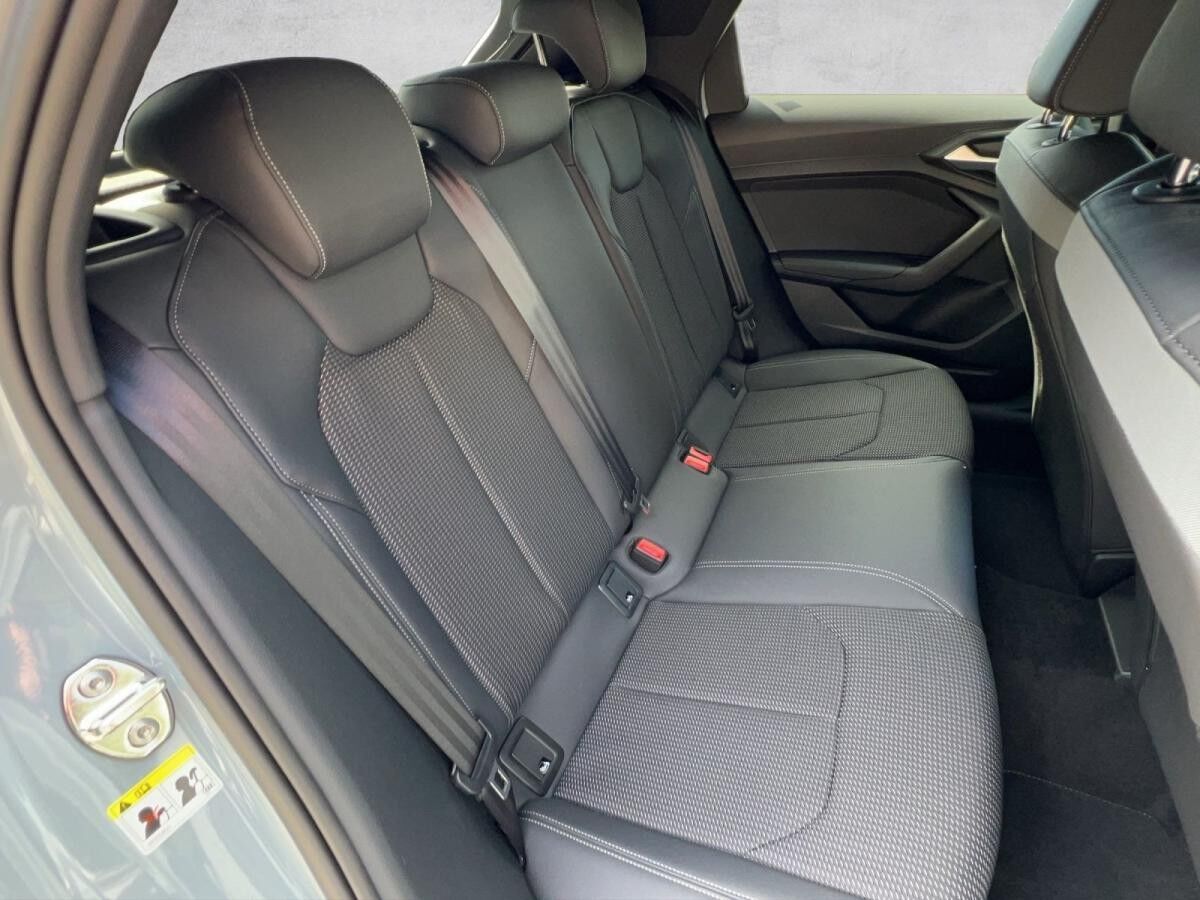 Audi A1 Sportback S line 25 TFSI S tronic+GRA+LED