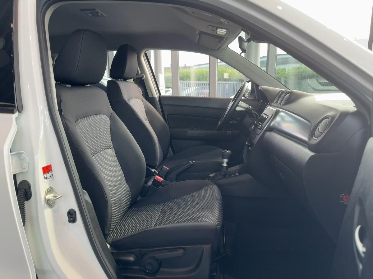 Suzuki Vitara Club 1.4 HYBRID / Klima / LED