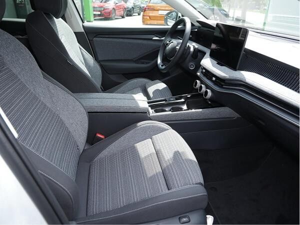 Skoda Superb Selection 2,0l TDI DSG *AHK SZH LED KAM*