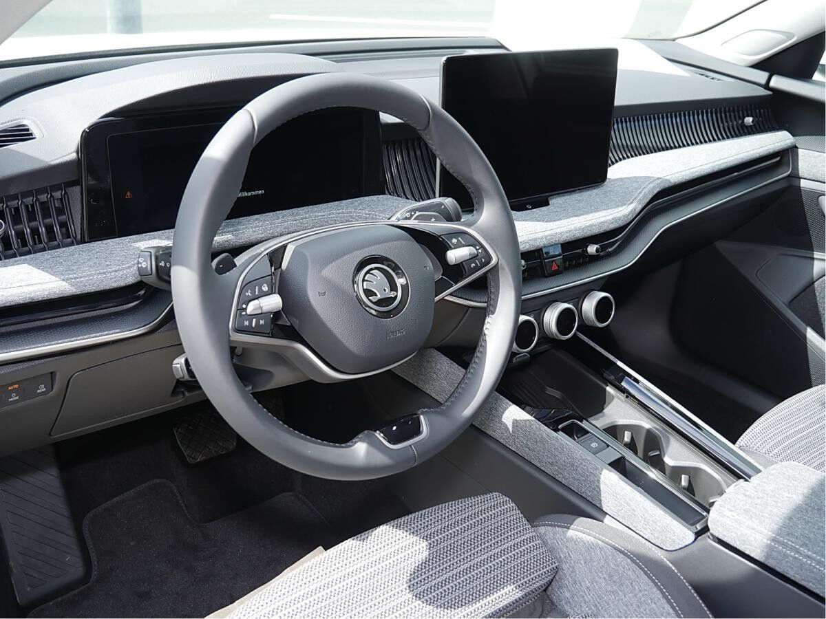 Skoda Superb Selection 2,0l TDI DSG *AHK SZH LED KAM*