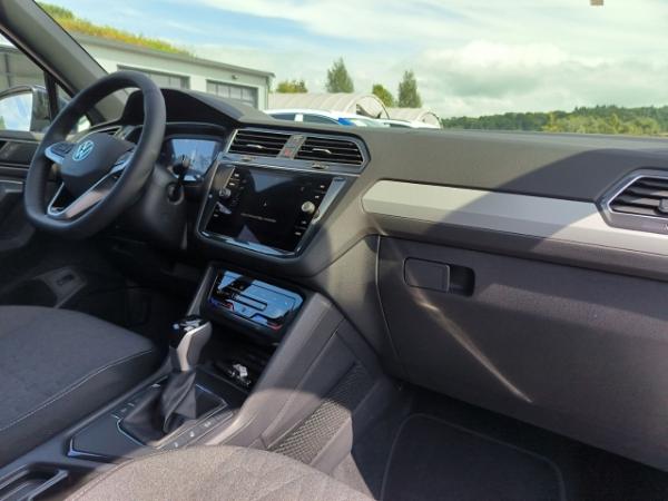 Volkswagen Tiguan Allspace MOVE 2.0 TDI DSG AHK Kamera Pano Navi 19'' Privat