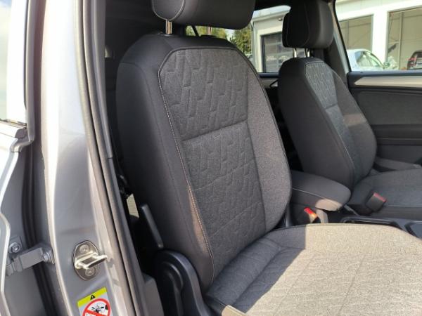 Volkswagen Tiguan Allspace MOVE 2.0 TDI DSG AHK Kamera Pano Navi 19'' Privat