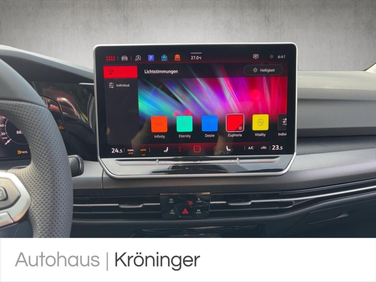 Volkswagen Golf VIII GTI 2.0 TSI DSG AHK Harman Pano Area