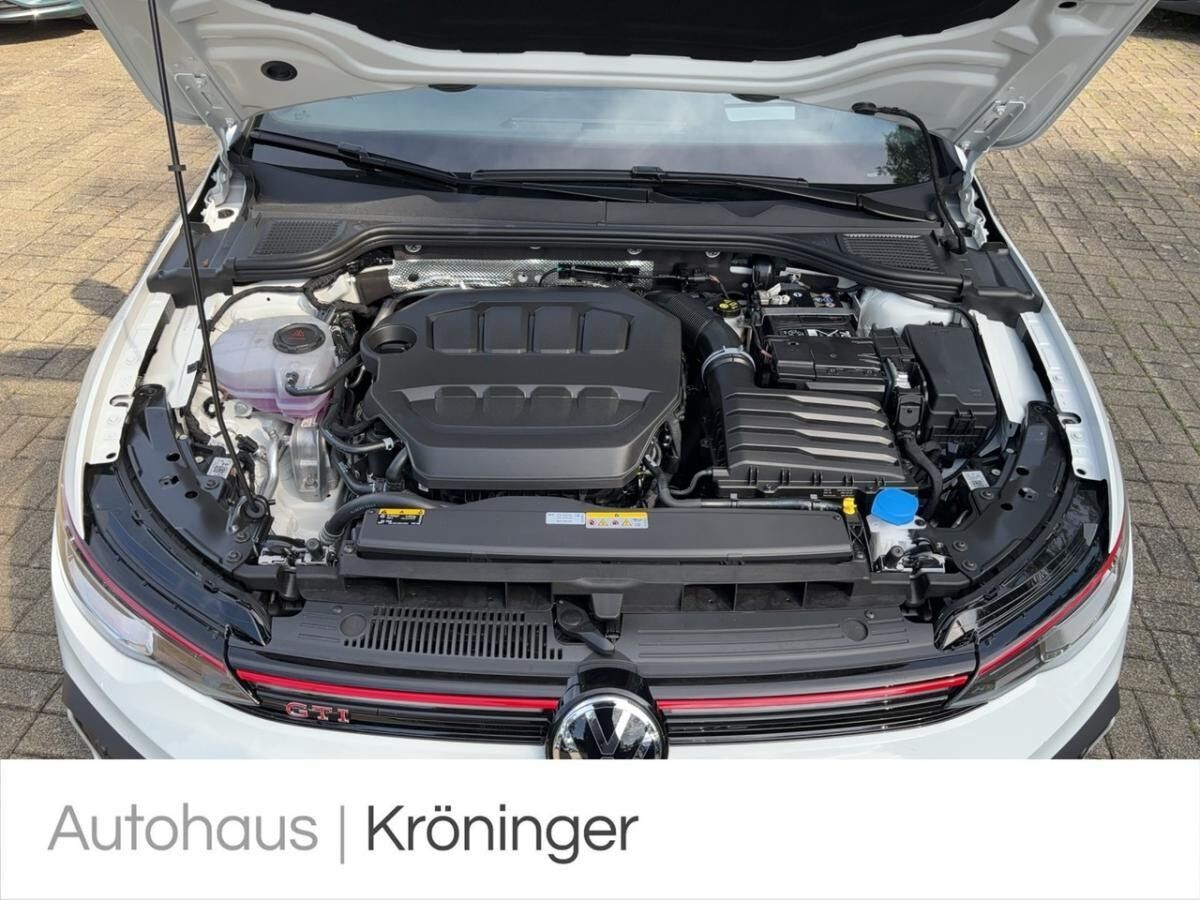 Volkswagen Golf VIII GTI 2.0 TSI DSG AHK Harman Pano Area